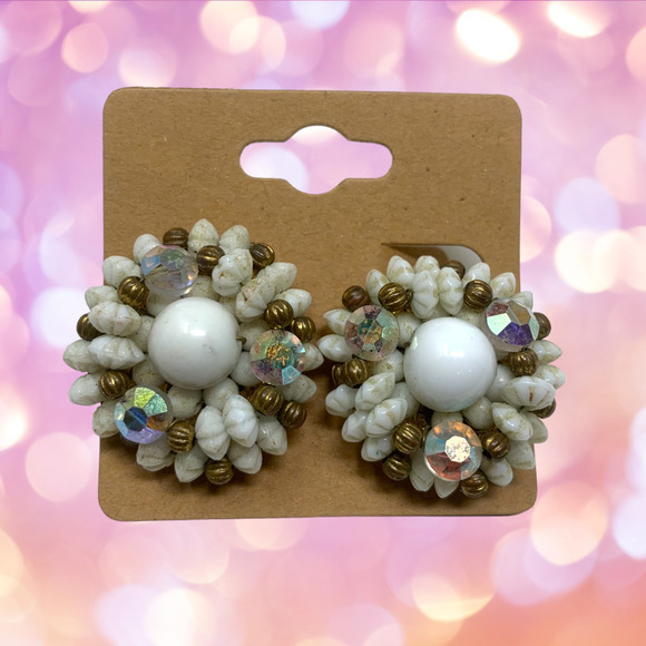 Vintage 1960's White Beaded Clip On Cluster Earrings Rhinestones Runway Couture - Picture 6 of 6